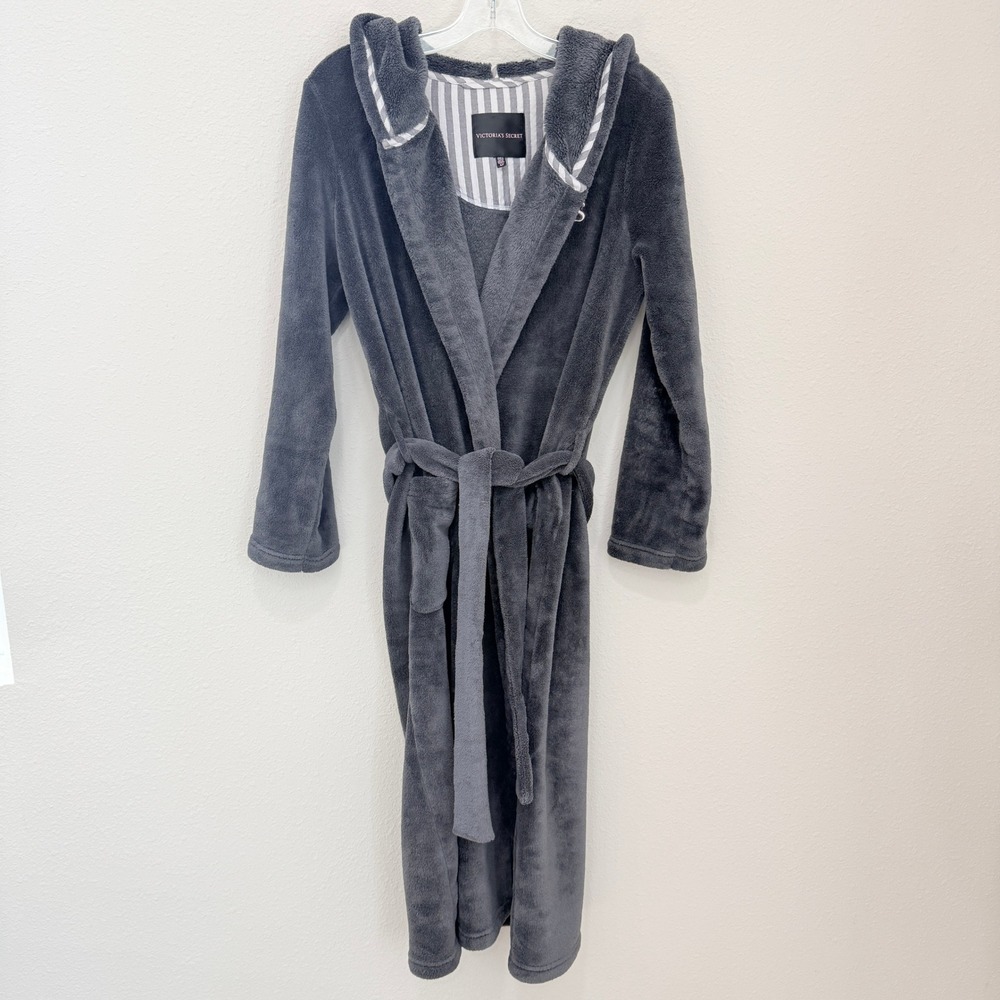 Victoria's Secret Plush Hooded Robe S/P Gray Cozy Minimalist Luxe